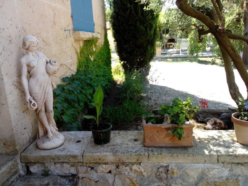 Mas Des Collines Bed & Breakfast Fontvieille Exterior photo